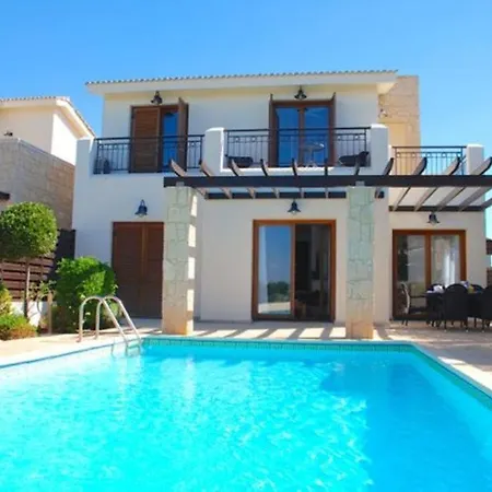 Villa Luxury 3 Bedroom Villa With Communal Pool, Paphos Villa 1175 Kouklia