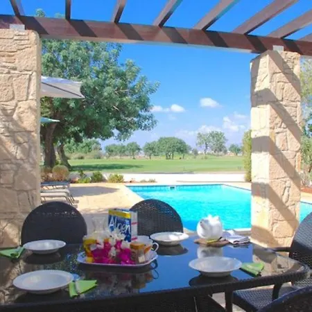 Luxury 3 Bedroom Villa With Communal Pool, Paphos Villa 1175 * Kouklia