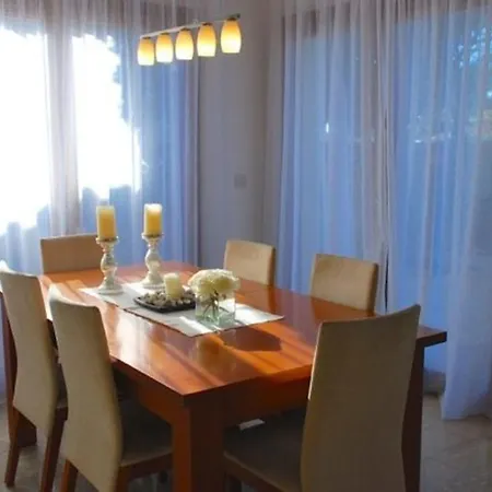 Villa Luxury 3 Bedroom Villa With Communal Pool, Paphos Villa 1175 Kouklia