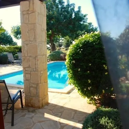 Luxury 3 Bedroom Villa With Communal Pool, Paphos Villa 1175 * Kouklia